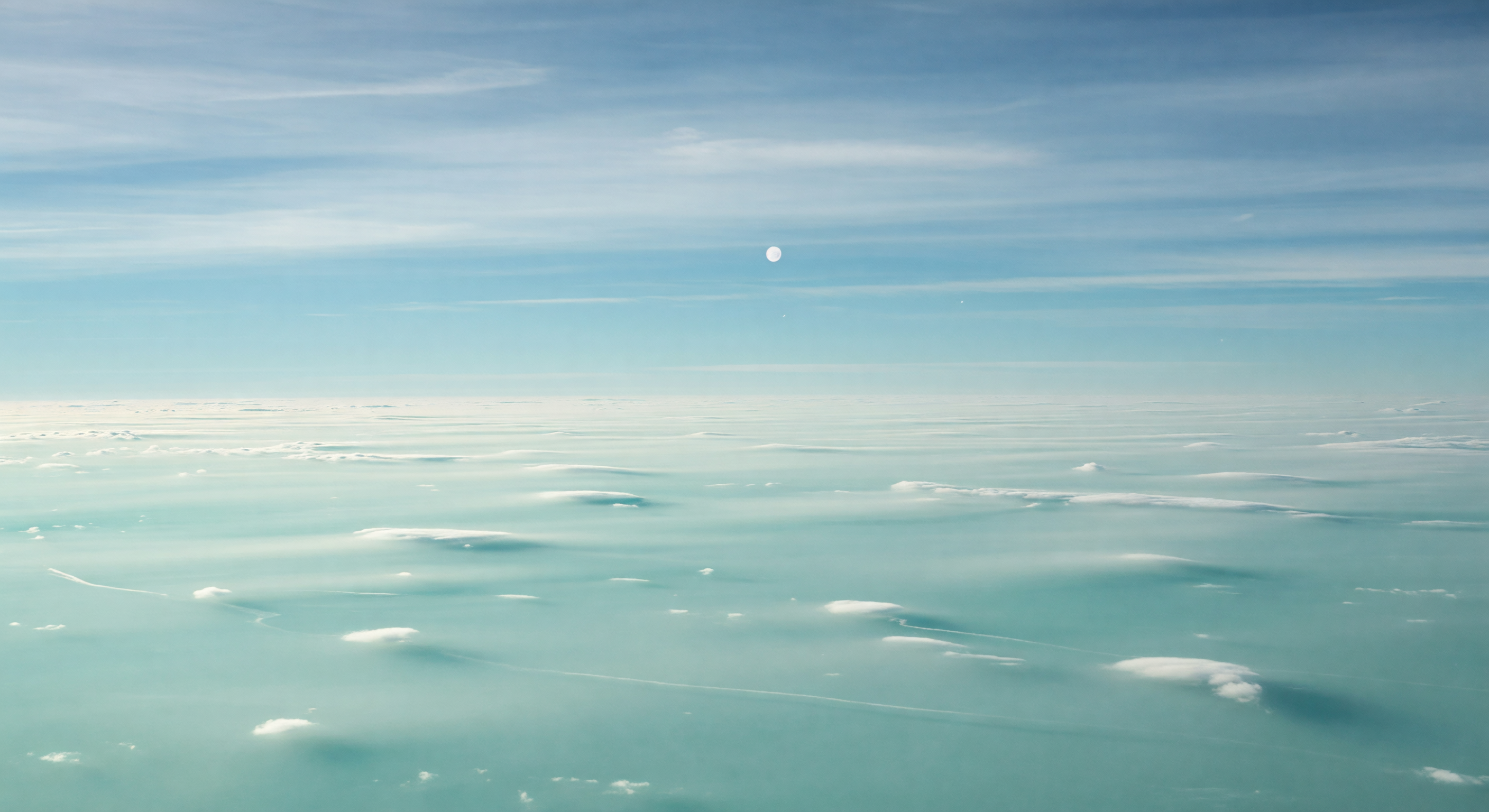 Endlose Wolkenebenen